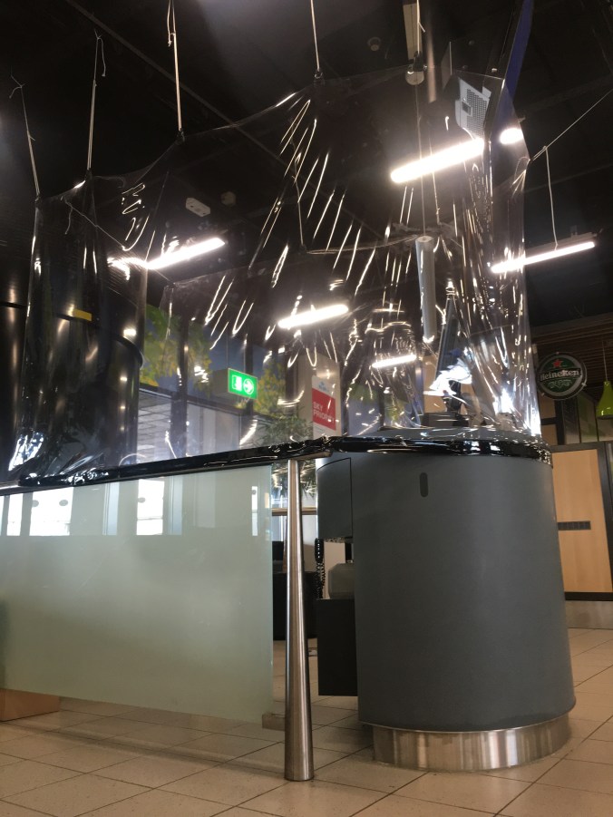 Spuckschutz Gate Amsterdam Shiphol